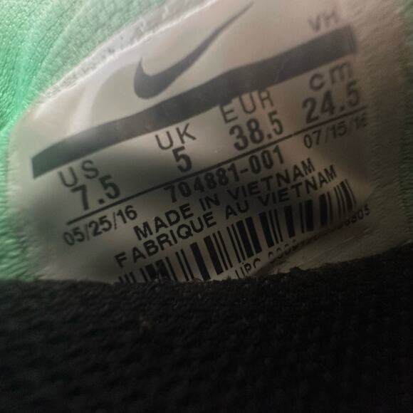 Nike Size 7.5 Sneakers Black Mint Lace Up Running Jogging Outdoors Hiking Sports - Picture 6 of 7